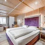 מלון Naturhotel Alpenblick 4*