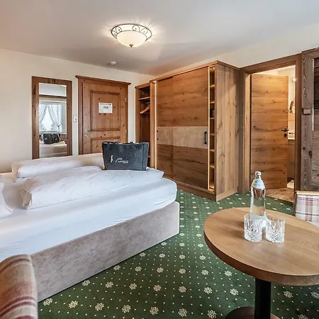 Отель Naturhotel Alpenblick 4*