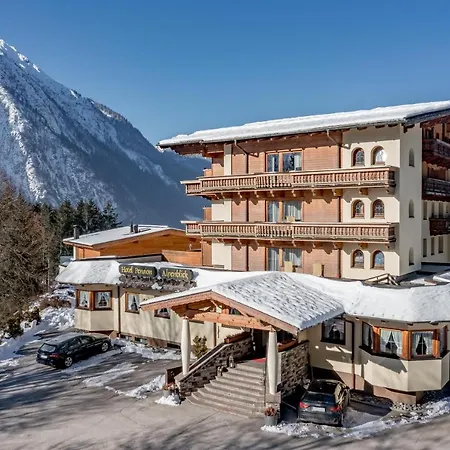 Naturhotel Alpenblick Hotel 4*